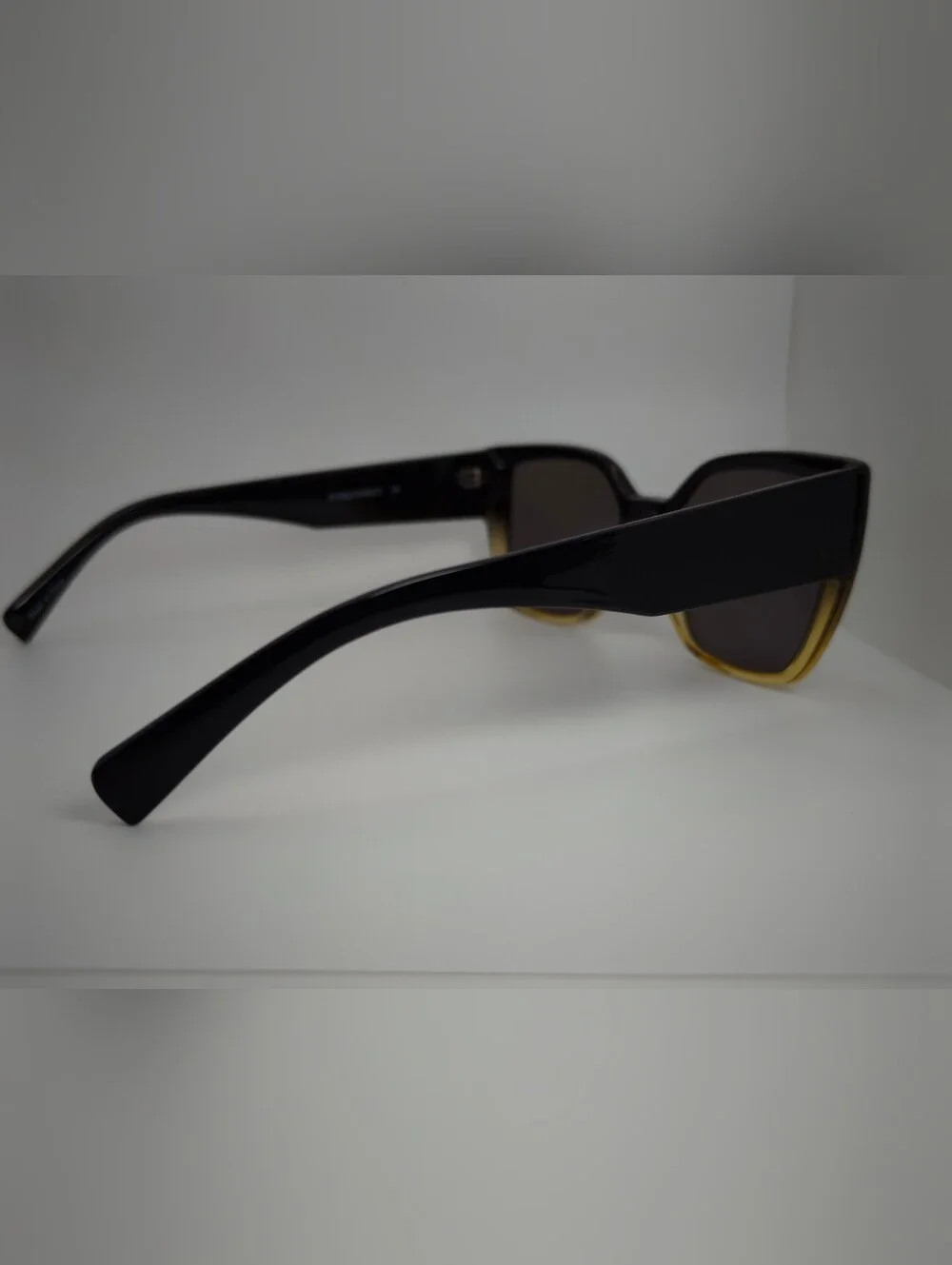 Pierrette. Women's Black to Gold Gradient Cat-Eye Sunglasses.